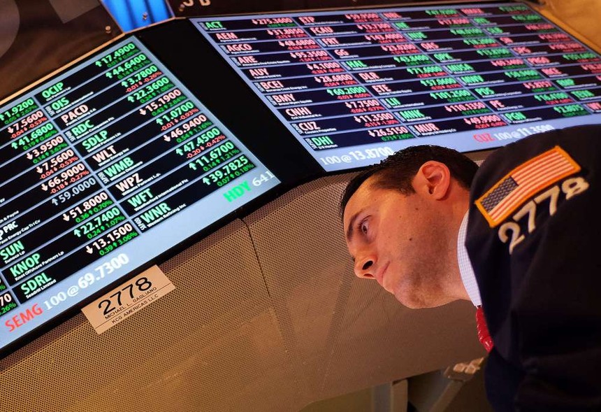 Giới đầu tư xả mạnh cổ phiếu khi lợi suất trái phiếu Mỹ leo cao